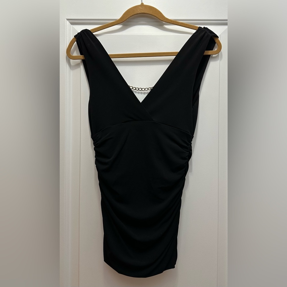 GUESS Chain Top - Picture 2 of 3